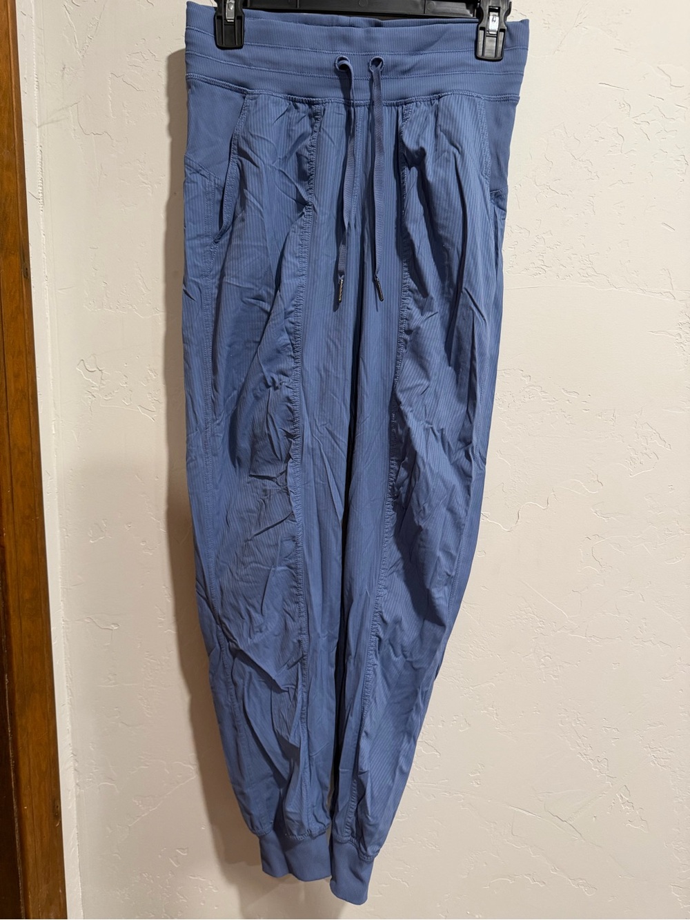 Lululemon Women's Blue Drawstring Jogger Pants size 4